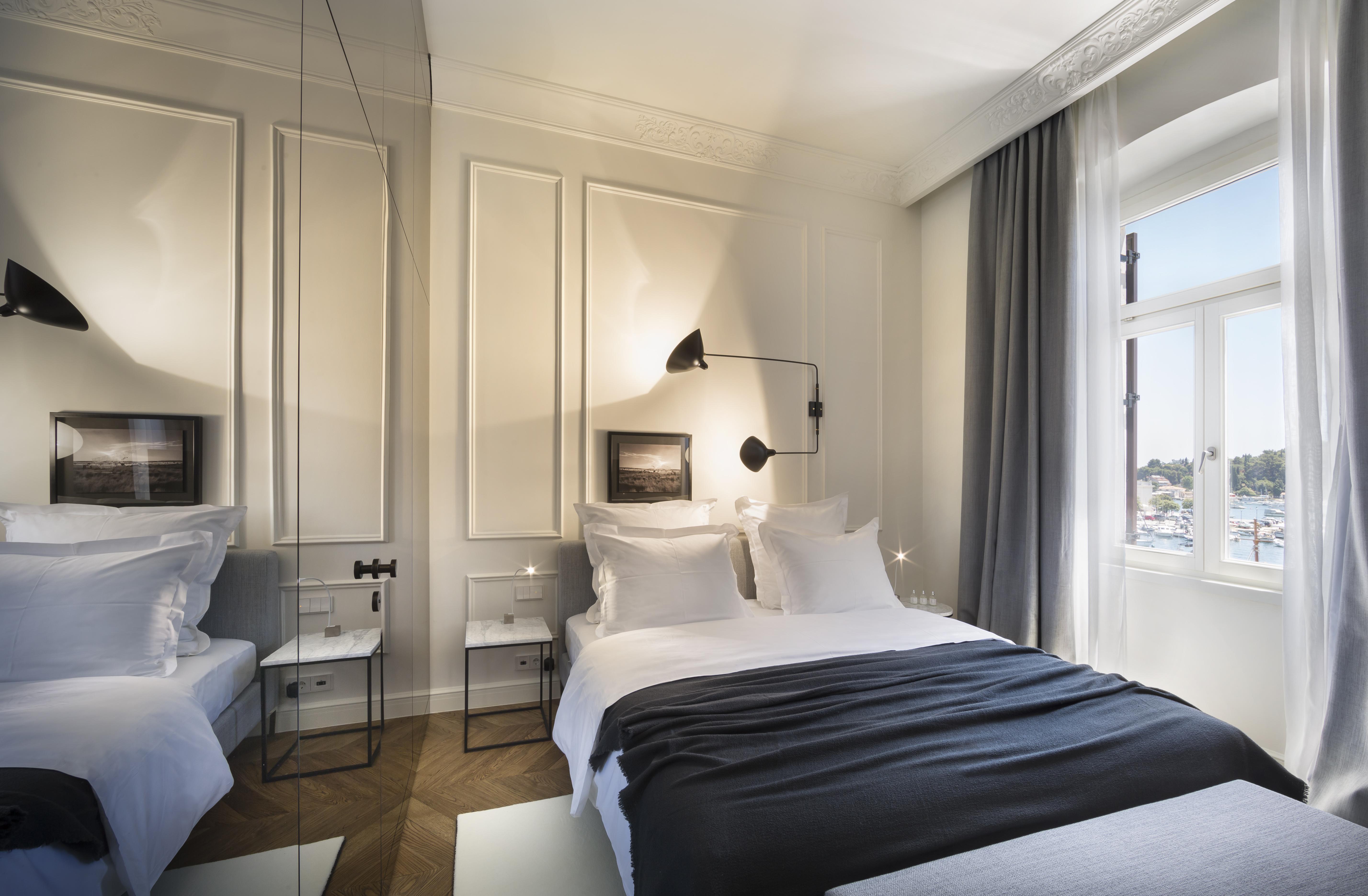 Hotel Adriatic Rovigno Esterno foto