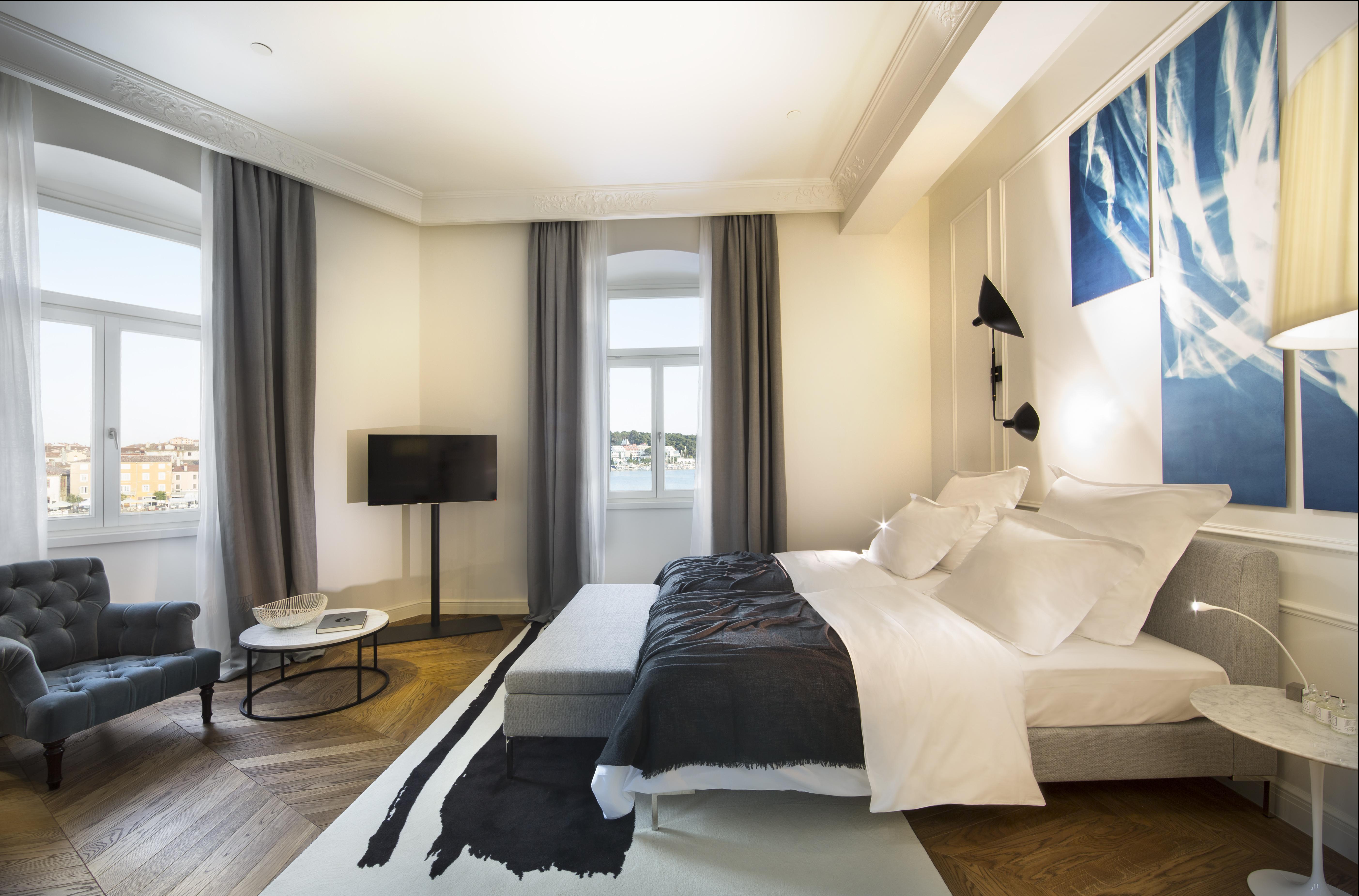 Hotel Adriatic Rovigno Esterno foto