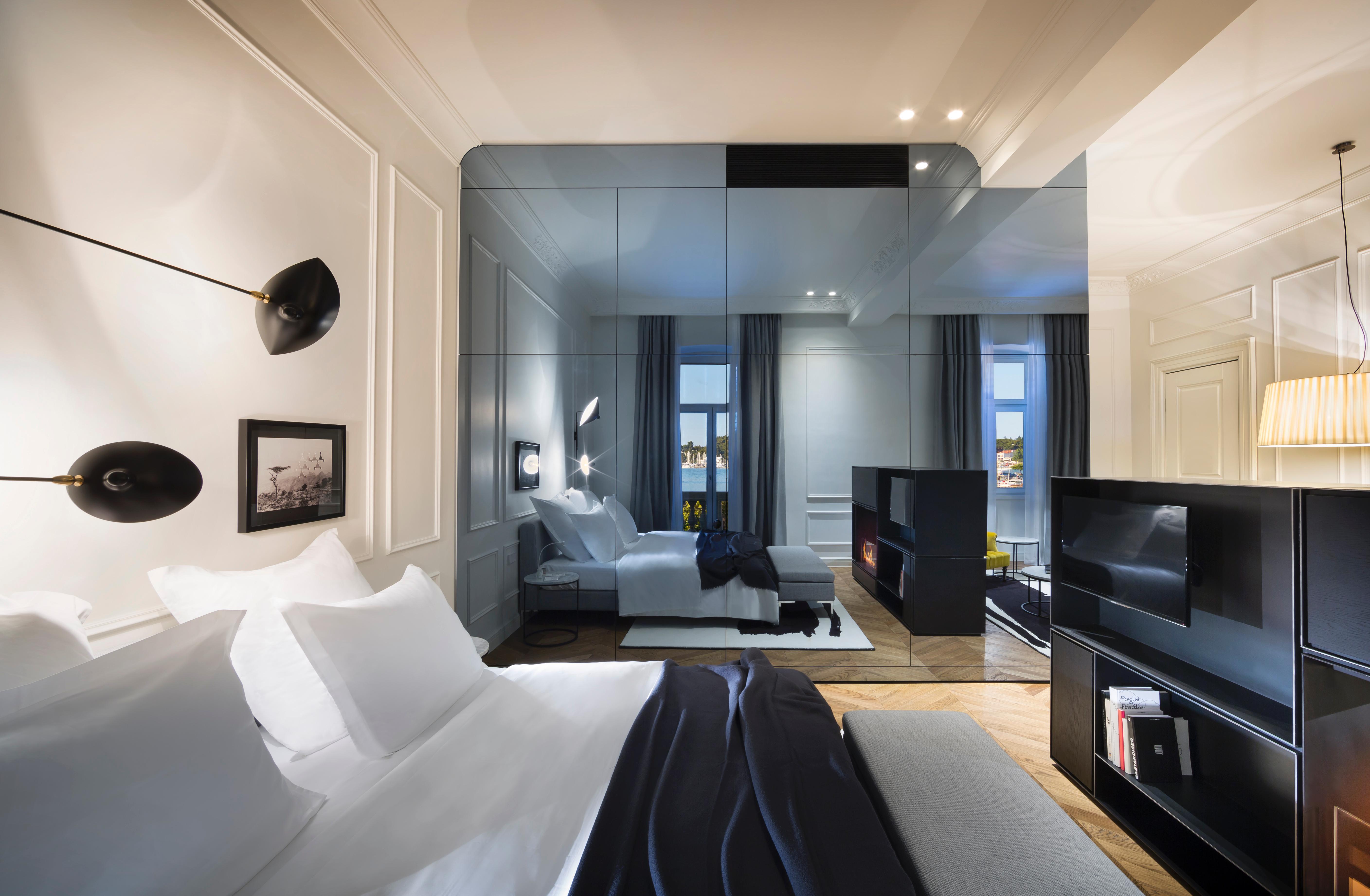 Hotel Adriatic Rovigno Esterno foto