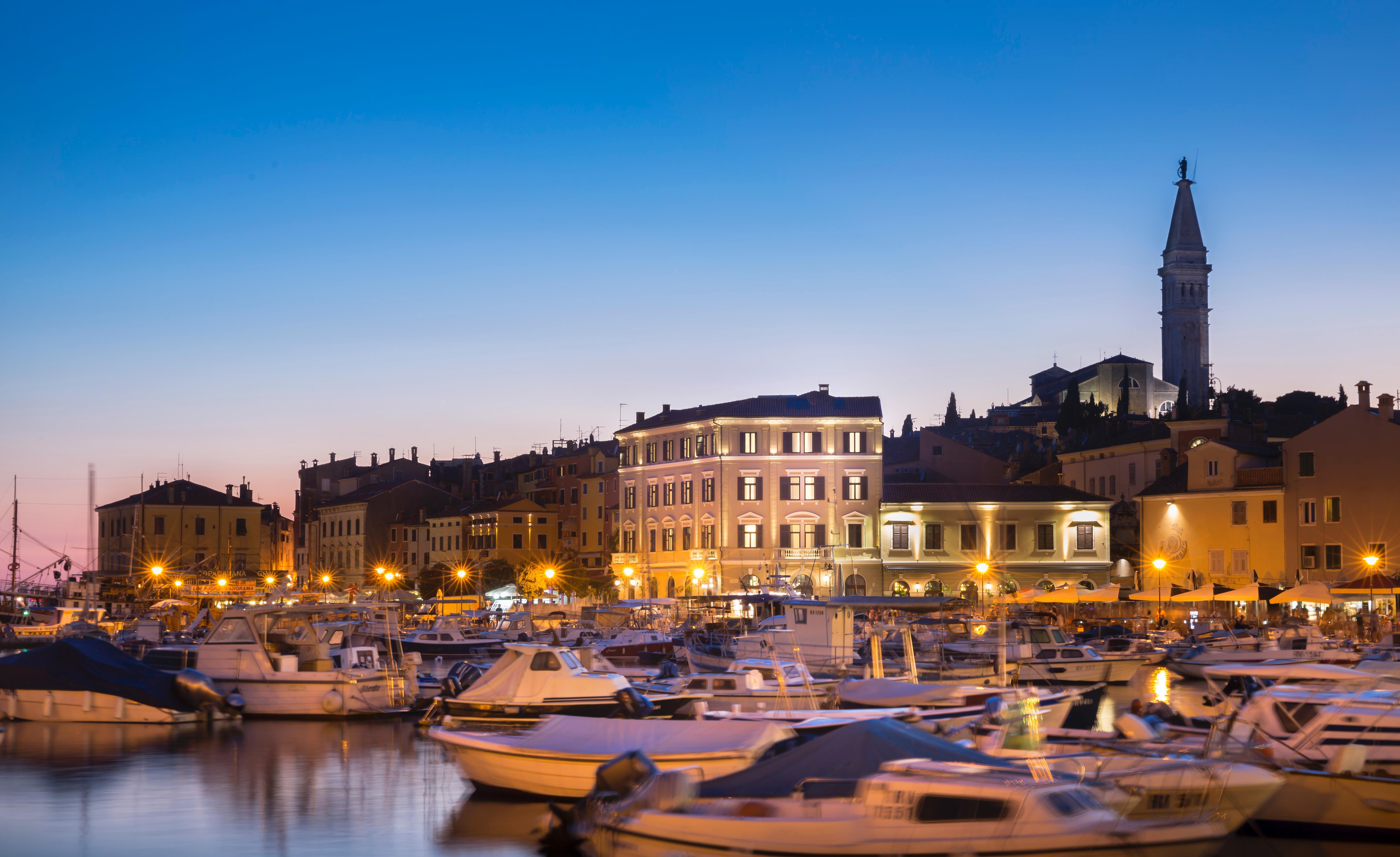 Hotel Adriatic Rovigno Esterno foto