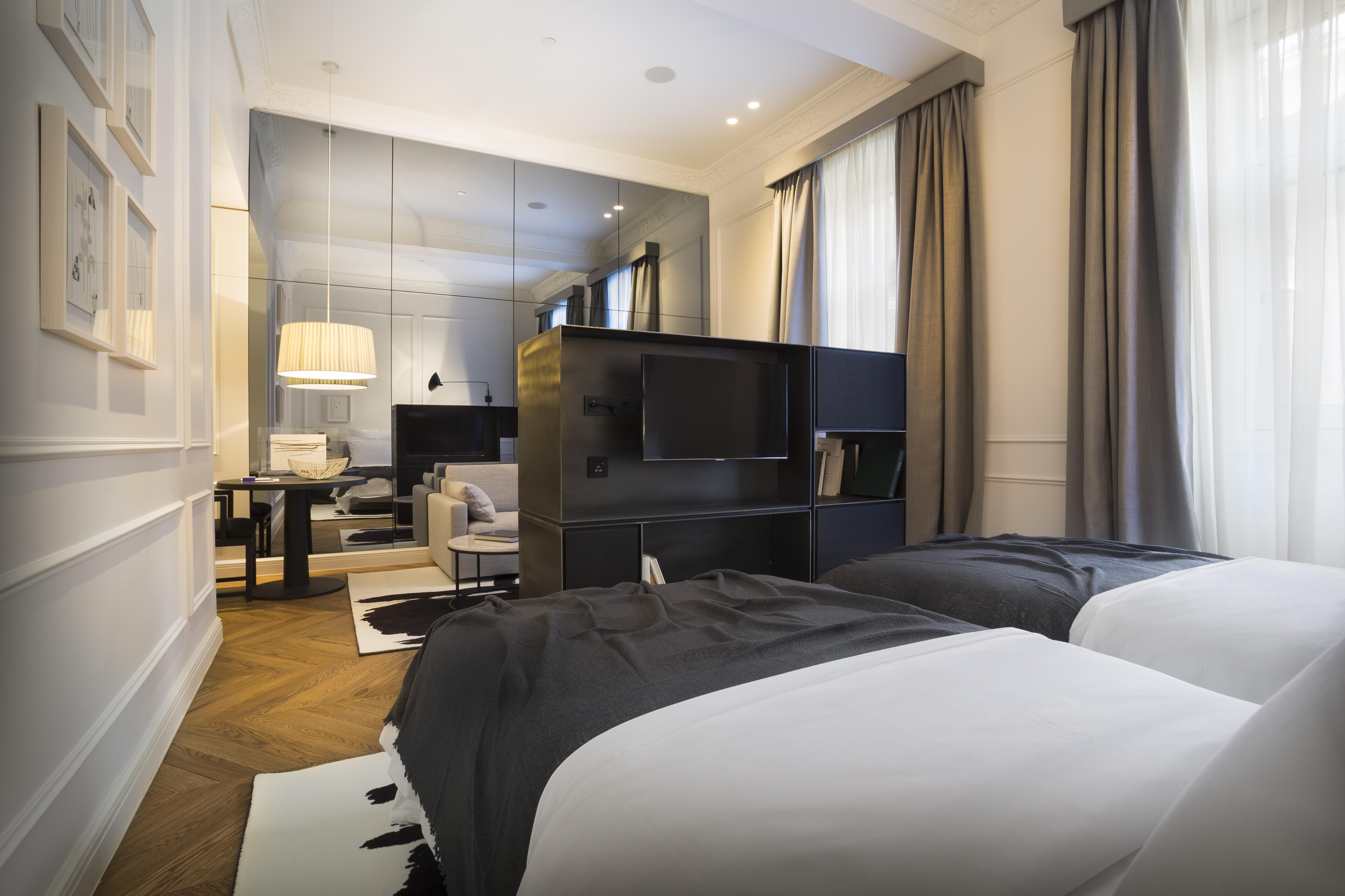 Hotel Adriatic Rovigno Esterno foto